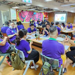 與香港童軍總會訓練署合辦-第一届教練（LV2）課程，參加者正在靜觀進食練習，從中學習自我關懷的方法